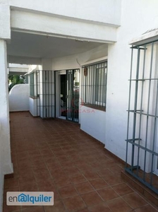 Alquiler de Piso 2 dormitorios, 2 baños, 0 garajes, Buen estado, en Rota, Cádiz