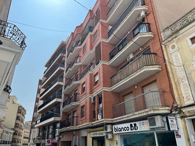 Alquiler de piso en Almansa de 3 habitaciones con garaje y balcón