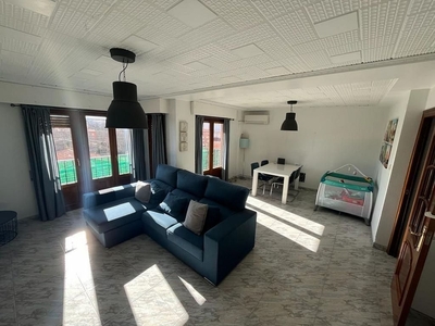 Alquiler de piso en Almansa de 3 habitaciones con garaje y muebles