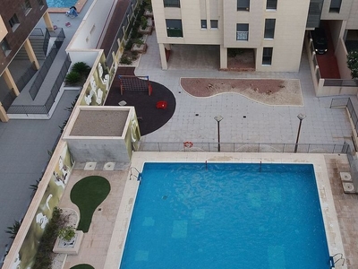 Alquiler de piso en calle Francisco Rabal de 3 habitaciones con terraza y piscina