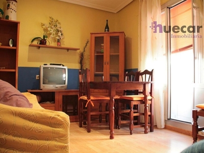 Alquiler de piso en Centro - Cuenca de 3 habitaciones con balcón y calefacción