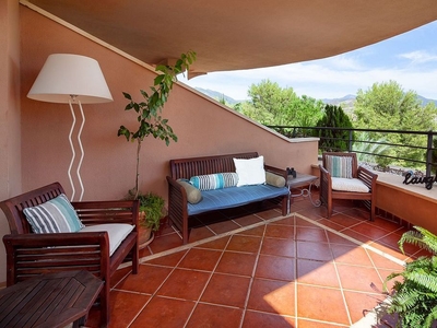 Alquiler de piso en Los Naranjos - Las Brisas de 2 habitaciones con terraza y piscina