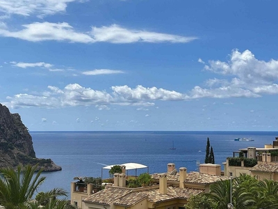 Ático en alquiler en Port d'Andratx de 3 habitaciones con terraza y piscina