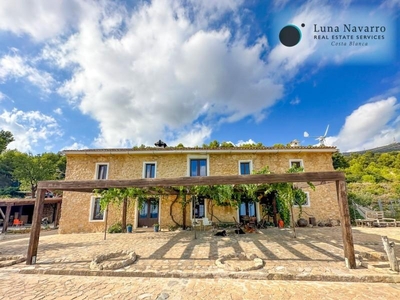 Casa con terreno en Sella