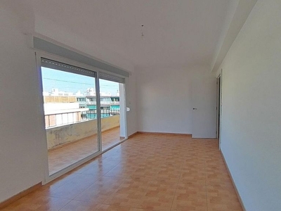 Piso en alquiler en Pla de Bon Repós de 3 habitaciones con terraza y balcón