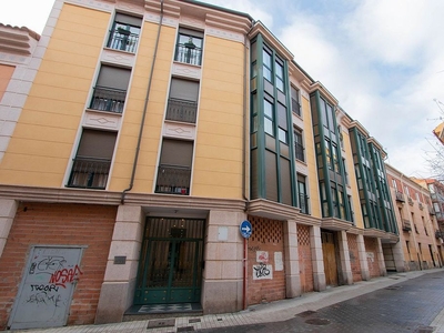Venta de dúplex en Centro - Palencia de 3 habitaciones con terraza y garaje