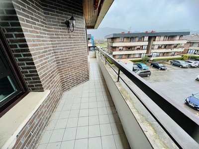 Venta de piso en Hondarribia de 2 habitaciones con terraza y jardín