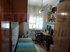 Piso con 4 habitaciones con ascensor y calefacción en Cerdanyola del Vallès