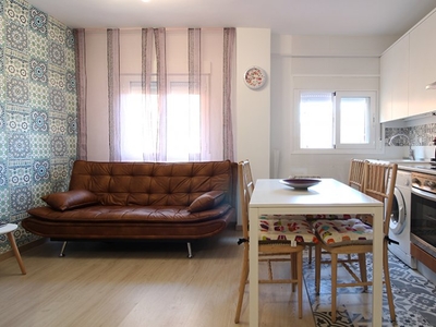 Acogedor apartamento de 2 dormitorios en alquiler en Urgel, Madrid