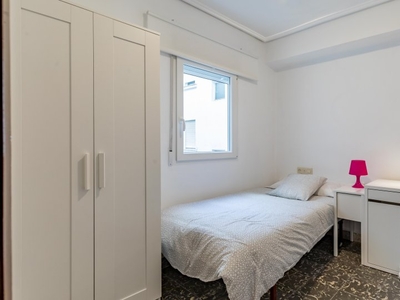 Acogedora habitación en alquiler en apartamento de 3 dormitorios en La Saïdia