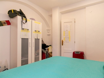 Alquiler de habitaciones en piso de 6 habitaciones en Granada