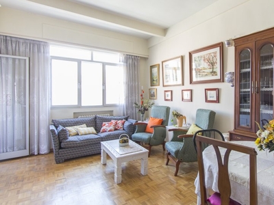 Amplio apartamento de 3 dormitorios en alquiler en Almagro y Trafalgar