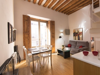 Apartamento de 3 dormitorios en alquiler en Centro, Madrid