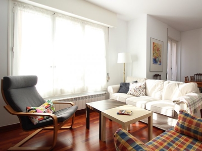 Apartamento de 3 dormitorios en alquiler en Cuatro Caminos, Madrid