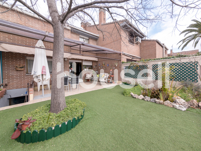 Casa en venta de 224 m² Calle de Inocenta de Mesa, 28037 Madrid