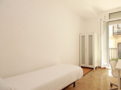 Comparta un apartamento de 8 dormitorios en Barri Gòtic, Barcelona