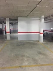 Garaje en venta en Dos Hermanas de 31 m²