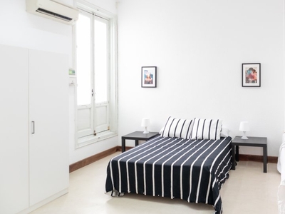 Gran habitación en apartamento de 12 habitaciones en Sol, Madrid