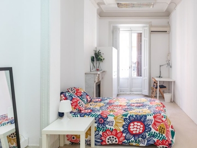 Gran habitación en apartamento de 12 habitaciones en Sol, Madrid
