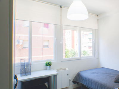 Gran habitación en apartamento de 4 dormitorios en Getafe, Madrid