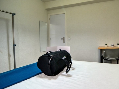 Habitación acogedora en apartamento de 4 dormitorios en Getafe, Madrid
