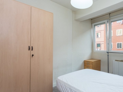 Habitación acogedora en apartamento de 4 dormitorios en Getafe, Madrid