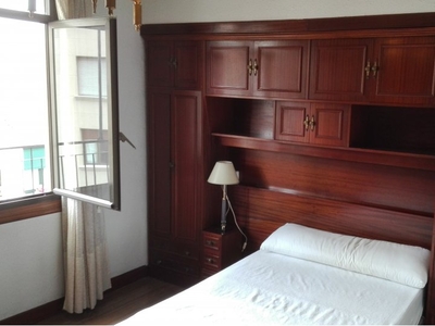 Habitación amueblada en piso de 4 dormitorios en Rekalde, Bilbao