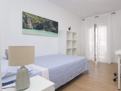 Habitación amueblada en un apartamento de 4 dormitorios en Carabanchel, Madrid