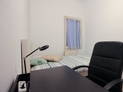 Habitación en apartamento de 3 dormitorios en Eixample Dreta, Barcelona