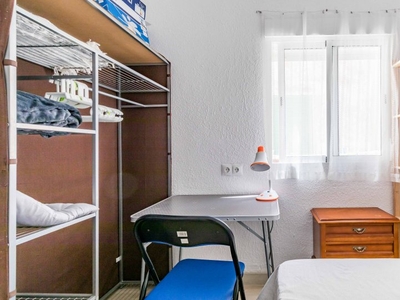 Habitación en apartamento de 3 dormitorios en Poblats Marítims, Valencia