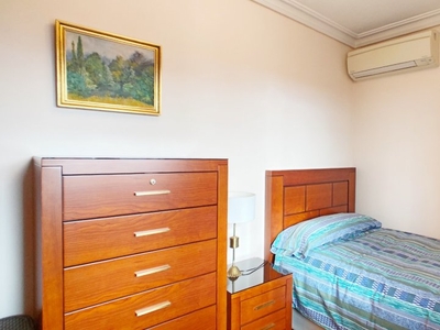 Habitación individual en alquiler, apartamento de 3 dormitorios, Aluche, Madrid