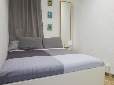 Habitación interior en apartamento de 4 dormitorios en Extramurs, Valencia