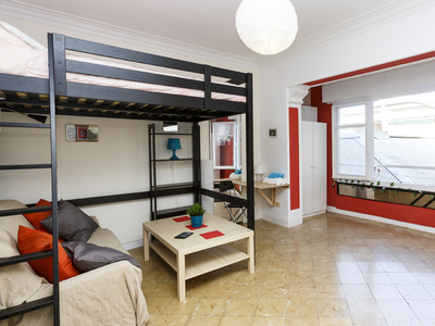 Habitación luminosa en apartamento de 5 dormitorios en el Eixample, Barcelona
