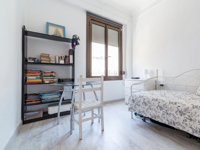 Habitación luminosa en piso compartido en Quatre Carreres, Valencia