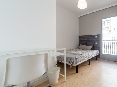 Habitación privada en apartamento de 6 dormitorios en Benimaclet, Valencia
