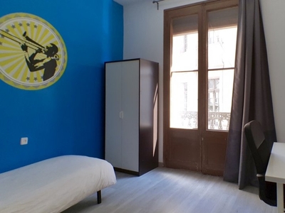 Habitación soleada en un apartamento de 10 dormitorios en Barri Gòtic, Barcelona