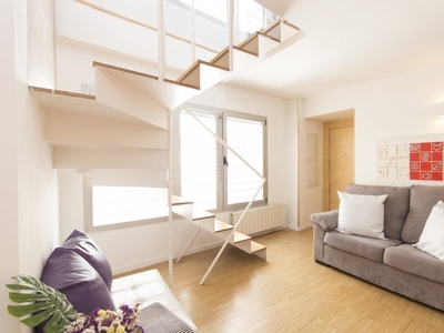 Moderno apartamento de 3 dormitorios en alquiler en Centro, Madrid.