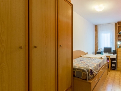 Se alquila habitación en apartamento de 4 camas, L'Hospitalet de Llobregat