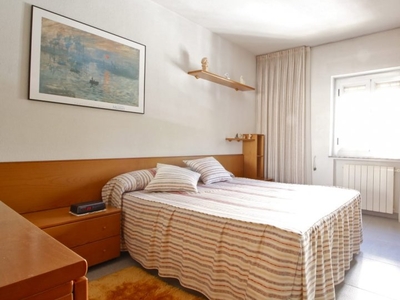 Se alquila habitación en piso de 4 dormitorios en Villaverde, Madrid