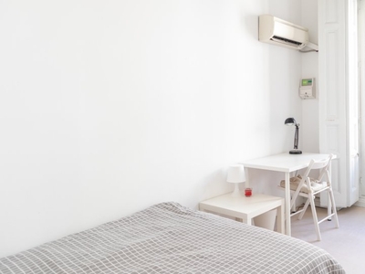 Vivienda en piso de 12 habitaciones en Sol, Madrid