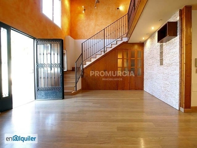 Casa / Chalet en alquiler en Murcia de 130 m2