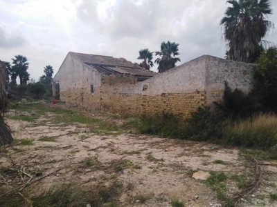 Casa con terreno en Elche