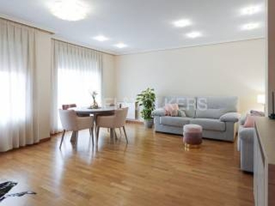 Piso de dos habitaciones 126 m², L'Olivereta, València