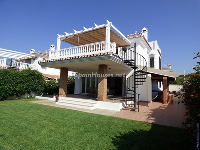 Villa en venta en Almayate