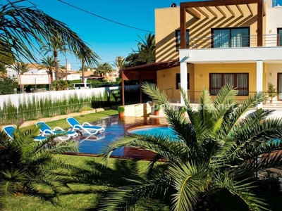 Villa en venta en Cabo Roig, Orihuela