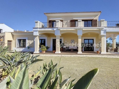Villa en venta en La Duquesa, Manilva
