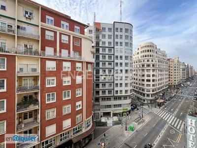 Vivienda en edificio señorial en pleno centro de Valencia