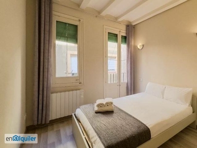 Apartamento de 2 dormitorios en alquiler en Barri Gòtic