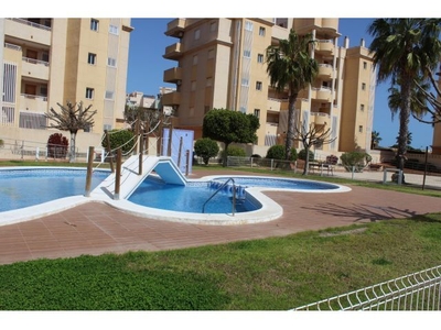 Se alquila en Cabo de Palos apartamento de 2 habitaciones y terraza en urbanización con piscina!!!!!
