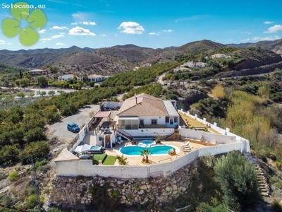 Villa en Venta en Cantoria, Almería